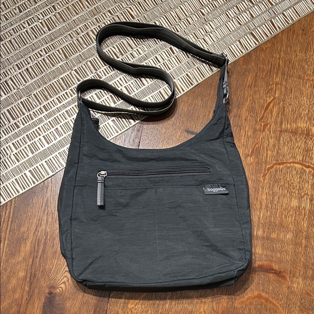 Baggallini Charcoal Hobo Style Crossbody Bag Purse